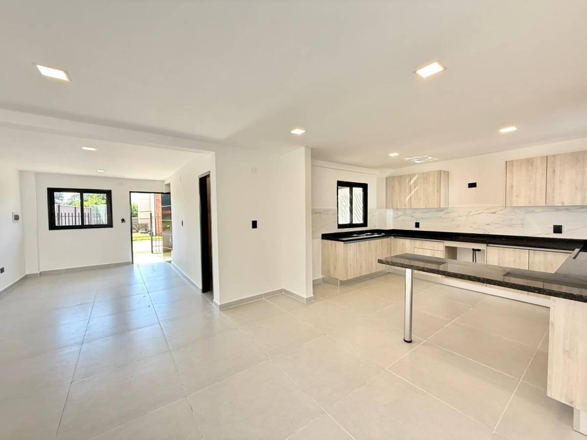 Dúplex en alquiler en Laurelty, Luque — foto 3