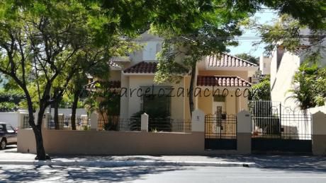 Alquilo Oficina Sobre Mcal. Lopez Zona Colegio Internacional.
