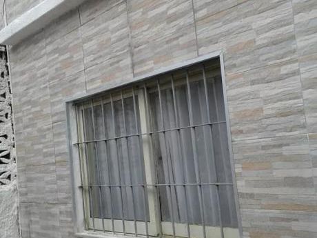 Cerrito, Casa 1 Dorm, Patio Al Frente, Planta Baja, Sin Gastos Comunes!