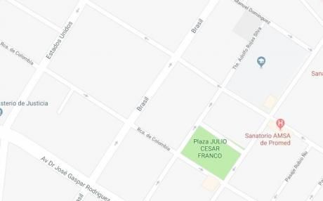 Vendo Terreno Sobre La Calle Brasil En El Barrio San Roque