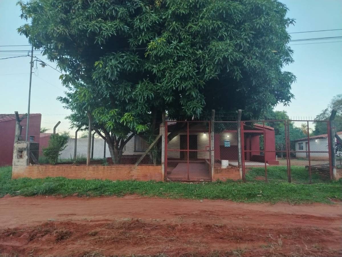 VENDO CASA EN 5 TERRENOS EN AREGUA CAACUPEMI — foto 2