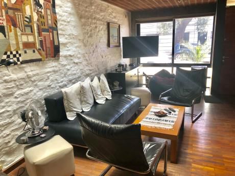 Venta De Casa Triplex. 2 Dormitorios 2 Baños, Y Parrillero!