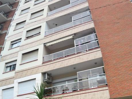 Apto 3 Dormitorios, 2 Baños, Gge, Vigilancia 24 Hs. Impecable