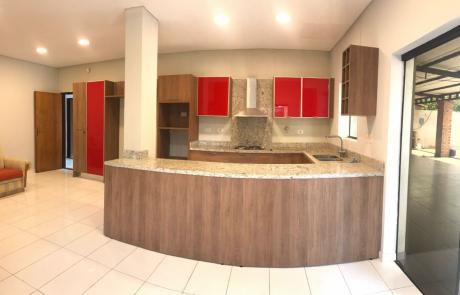 Alquilo Casa Con Piscina - Fernando De La Mora Zona Norte