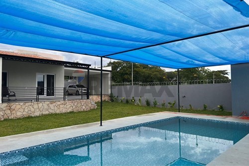 Vendo Residencia Moderna en Caacupe con Piscina — foto 2