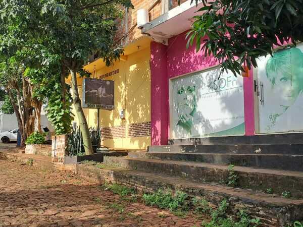 VENDO CASA CON SALONES COMERCIALES EN PTE. FRANCO — foto 2
