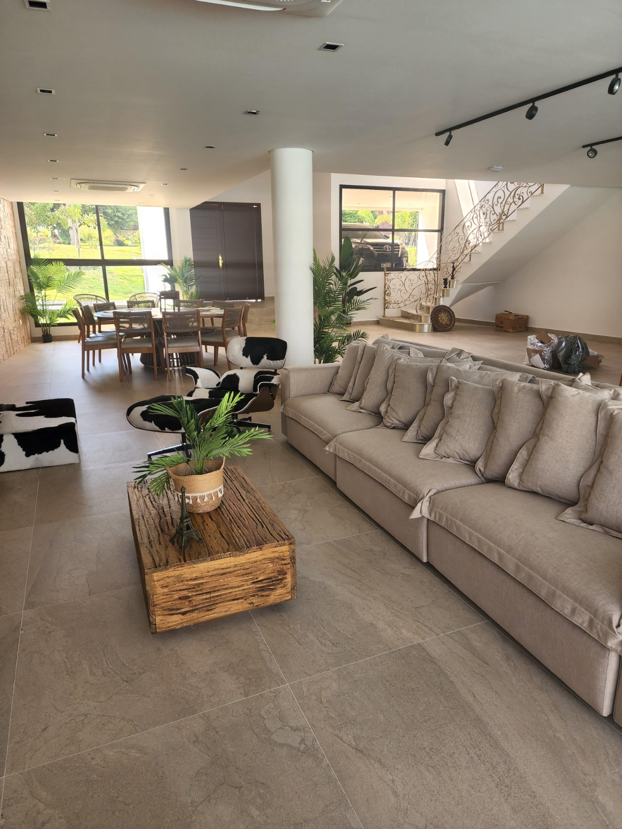 AQUA VILLAGE EN ALQUILER RESIDENCIA DE 4 DORMITORIOS TOTALMENTE AMOBLADA — foto 2