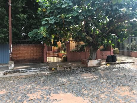 Terreno Con Edificación En Barrio Vista Alegre