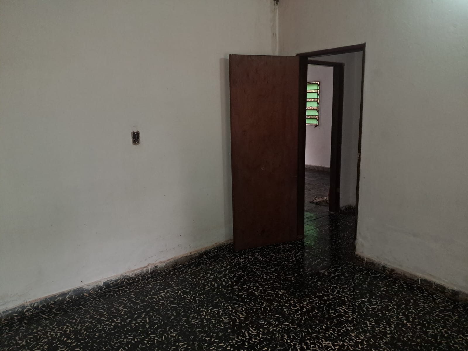 Gran Terreno En Capiatá! Casa A Remodelar – 746 M² | Costa Salinares - foto 3