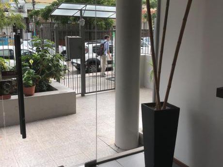 Casi Montevideo Shopping,impecable,garaje,gs Bajos