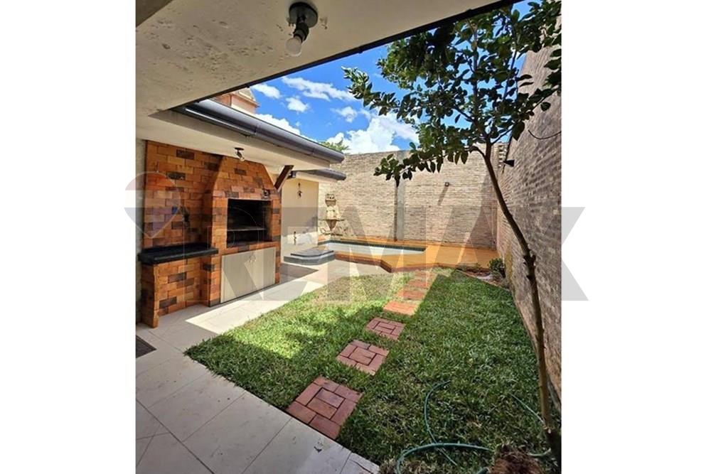 Casa en alquiler en Villa Morra