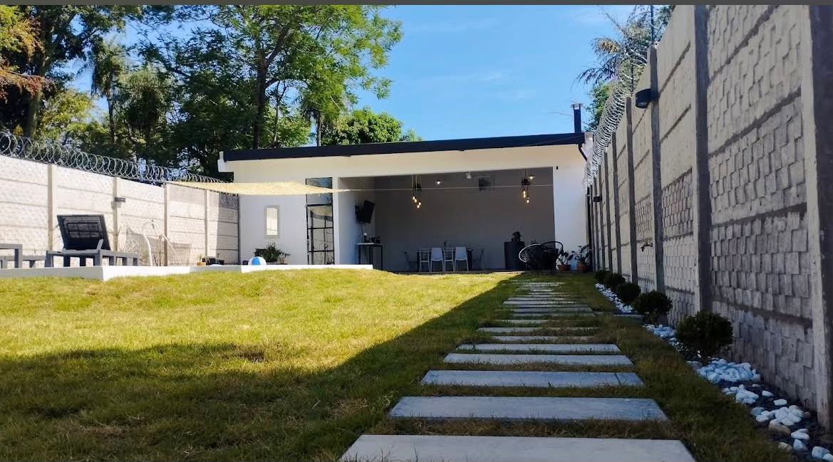 EN VENTA Casa Quinta en Villa Elisa — foto 2