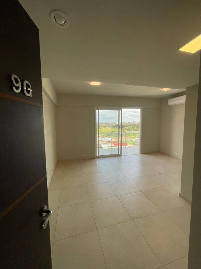 VENDO HERMOSO DEPARTAMENTO edificio TRINITY TOWER . ID 45640 — foto 2