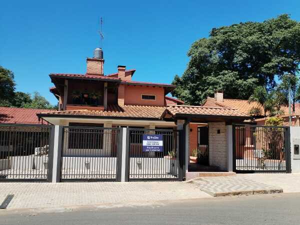Alquiler De Casa Acondicionada Para Uso Comercial En Centro De Capiatá — foto 2