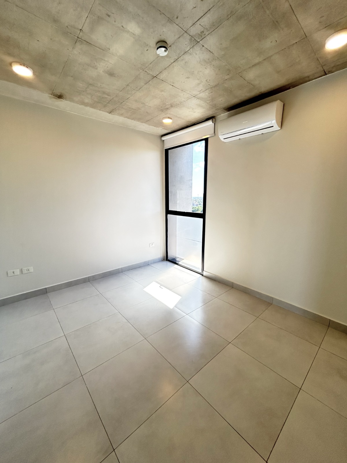 EN ALQUILER DEPARTAMENTO DE 1 HABITACIÓN- BELIVE FRANCES — foto 3