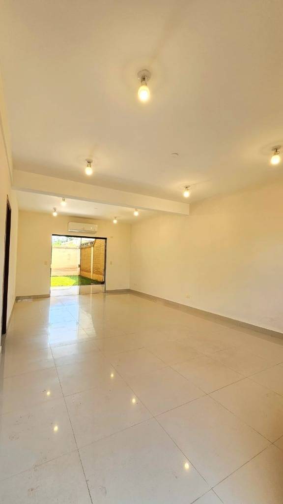 Alquilo Duplex en Luque Zona Rakiura — foto 2