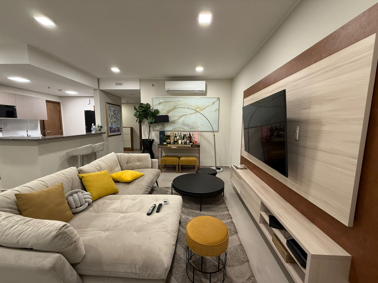 Alquilo Moderno Dpto Amoblado de 3 Habit en Suite en Villa Morra — foto 3