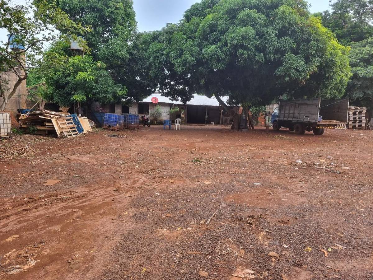 Vendo terreno en el barrio Santo Tomás de Ciudad del este — foto 3