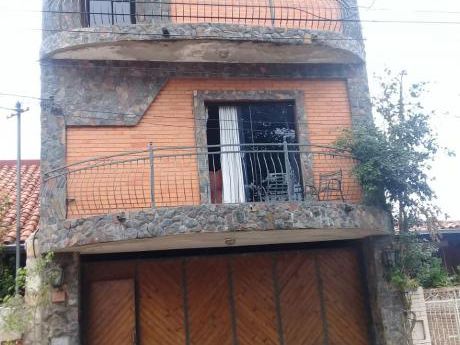 Casa De 3 Pisos Zona La Barca Cod B61