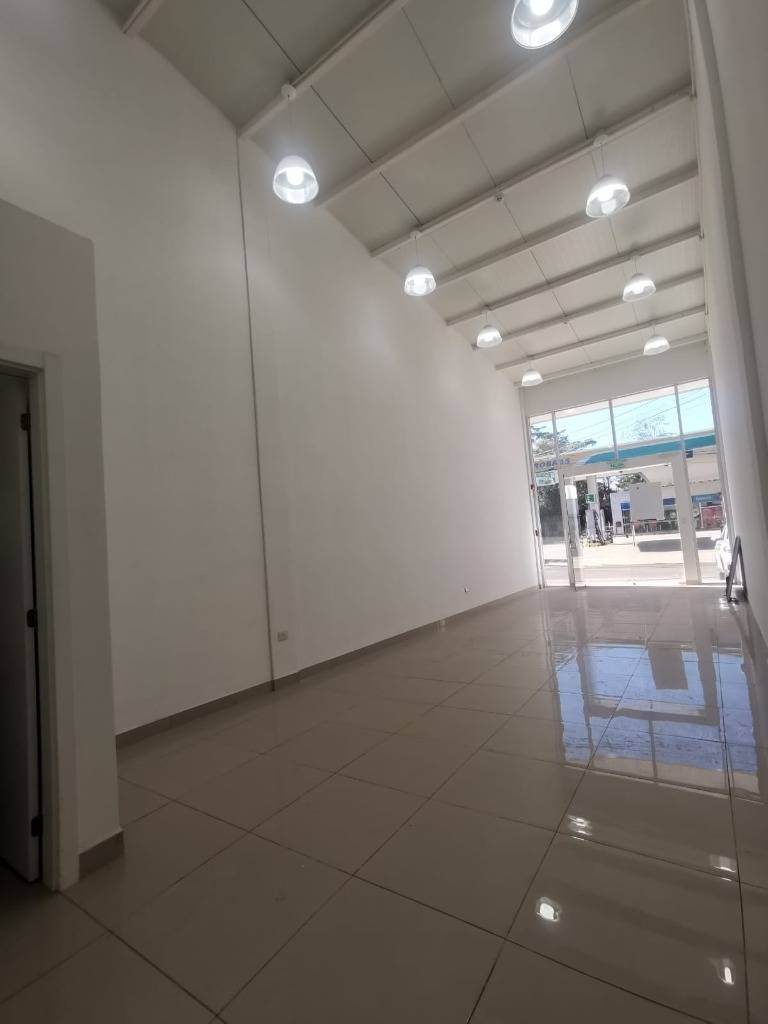 Local comercial en alquiler a pasos del Pinedo Shopping - San Lorenzo — foto 3
