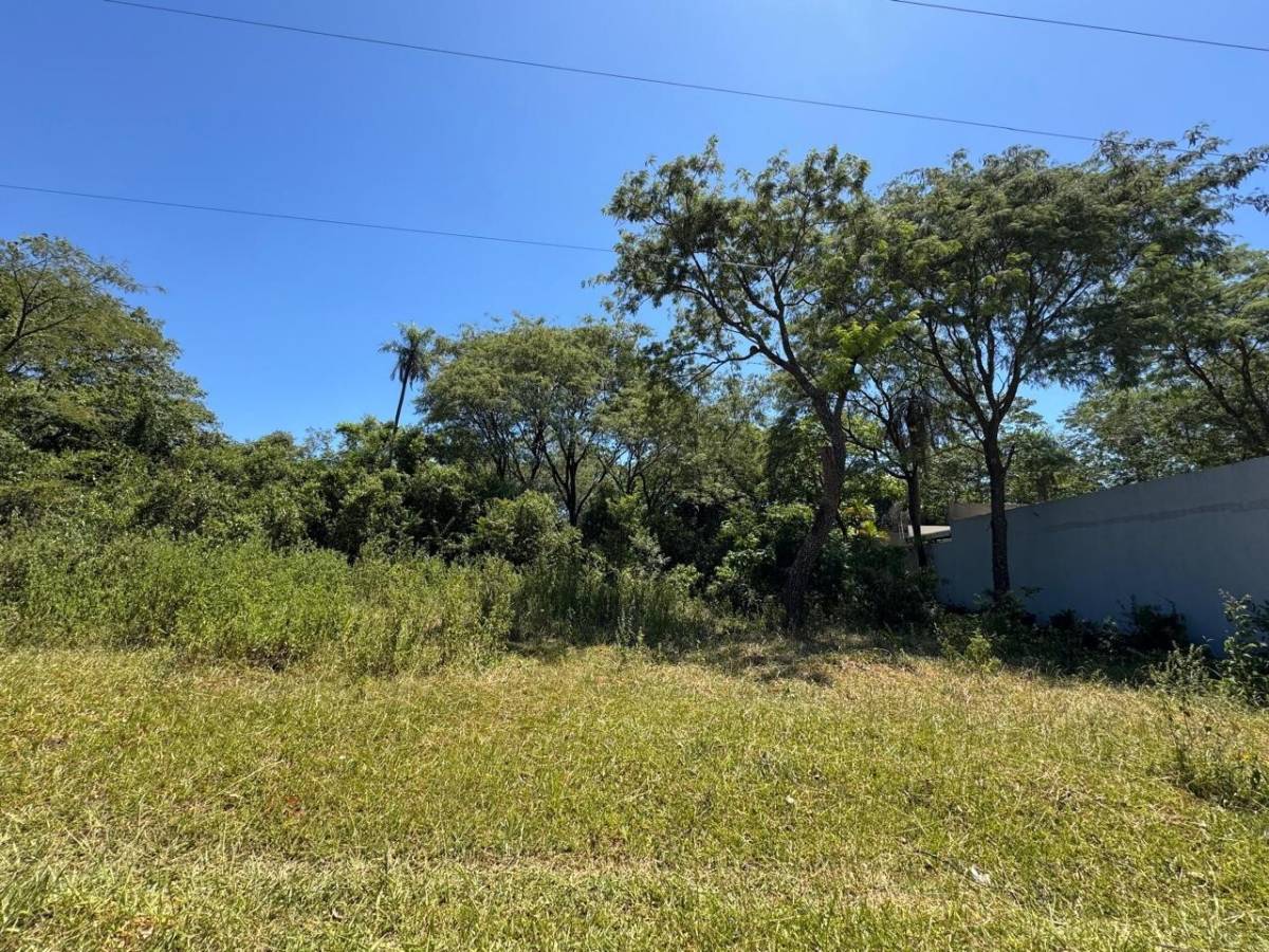 VENDO AMPLIA PROPIEDAD EN ZONA ACQUA BRAVA — foto 3