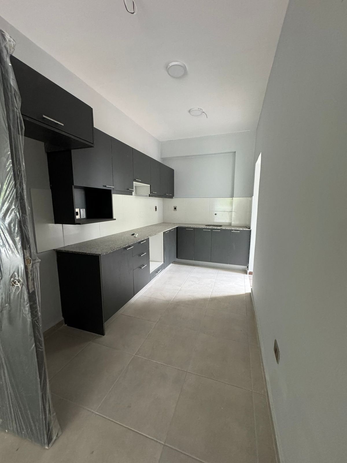 Alquilo departamento a estrenar en san Lorenzo — foto 2