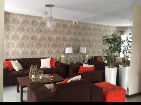 Bellísima Casa En Venta De Dos Plantas En El Canal Isuto