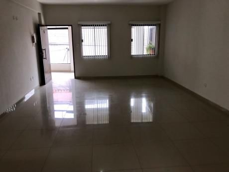 Amplio Departamento En El Centro A La Venta En Edificio Nuevo !!!