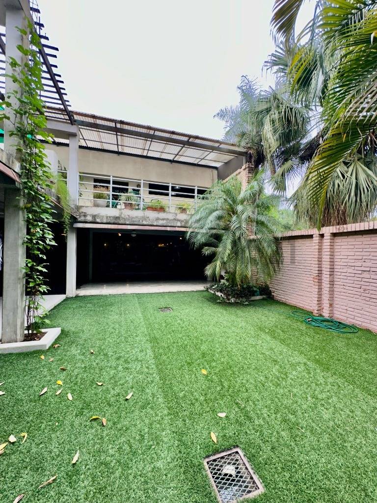 HERMOSA RESIDENCIA UBICADA EN EL BARRIO MARISCAL LÓPEZ — foto 3