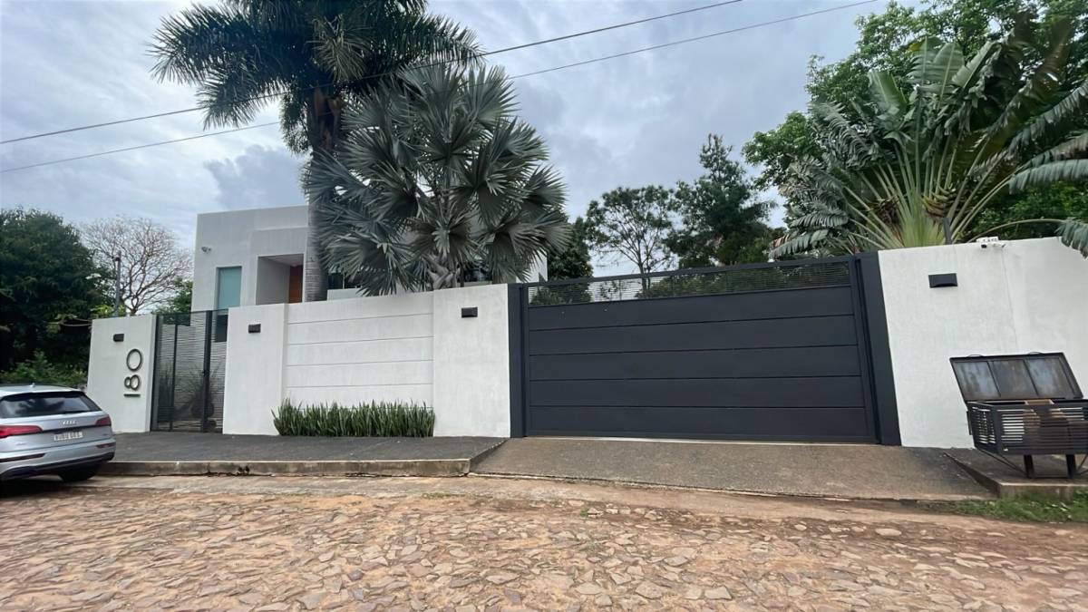 Exclusiva casa moderna totalmente amoblada en Fernando de la Mora Zona Norte — foto 3