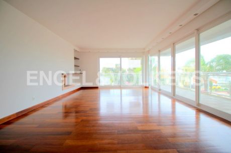 Moderno Apartamento Con Terraza En Punta Gorda