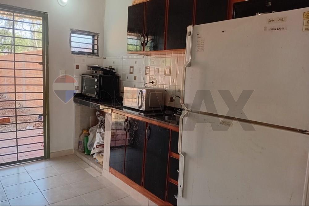 Casa - Alquiler - Luque, Central, Paraguay — foto 3