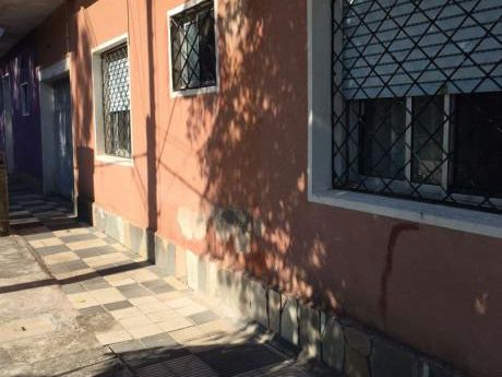 Vendo Casa Y Monoambiente En La Floresta Sur