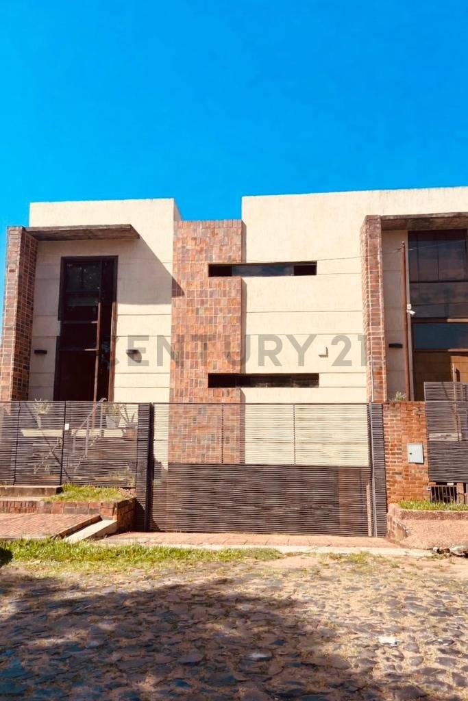 Casa en alquiler en Los Laureles