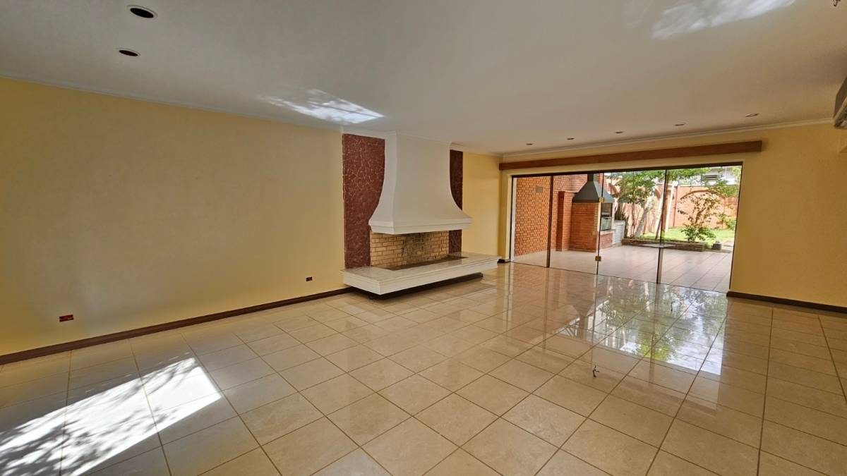 Alquilo Residencia en Villa Morra Ideal para Oficina  o Vivienda — foto 2