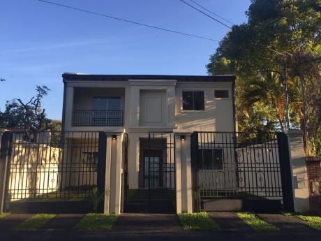 Hermosa Casa A Estrenar Zona Mburucuya