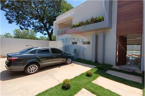 HERMOSA CASA NUEVA EN MARIANO ROQUE ALONSO — foto 2