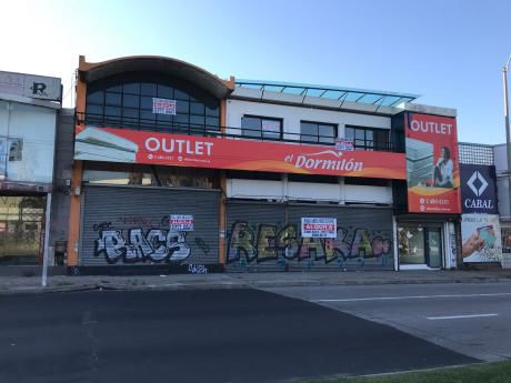 Excelente Local Gran Presencia 865 M2 Edif. Consulte.