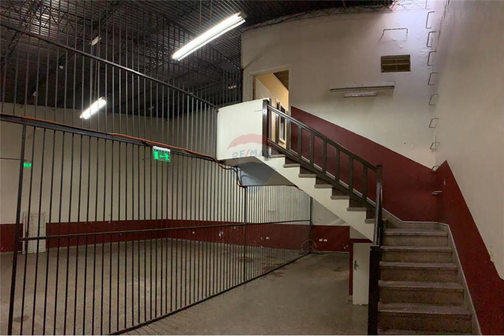 ALQUILO DEPÓSITO CON SHOWROOM A METROS DE CERVEPAR — foto 3
