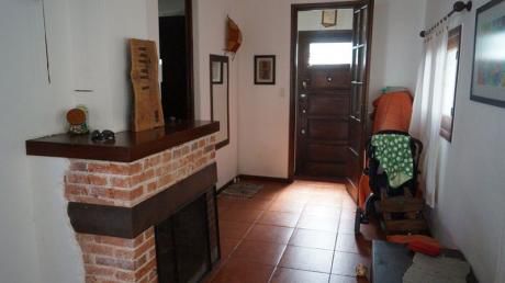 Hermosa Casa Reciclada, Próx Al Hospital Policial