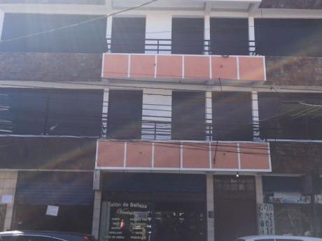 Edificio En Zona Comercial