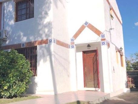 Preciosa Casa En Dos Plantas Próxima A Giannattasio!!