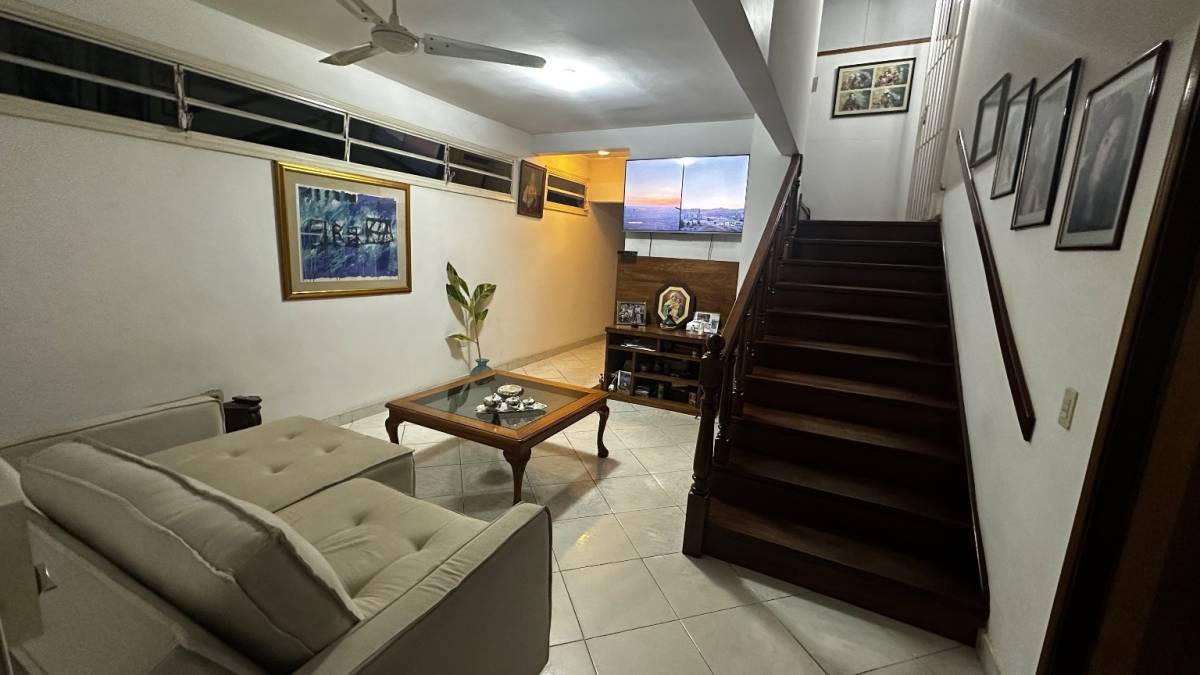 Amplia residencia 6 dorm. con piscina | Vista Alegre — foto 3