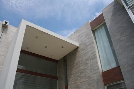 Casa Minimalista En Alquiler Condominio Las Brisas