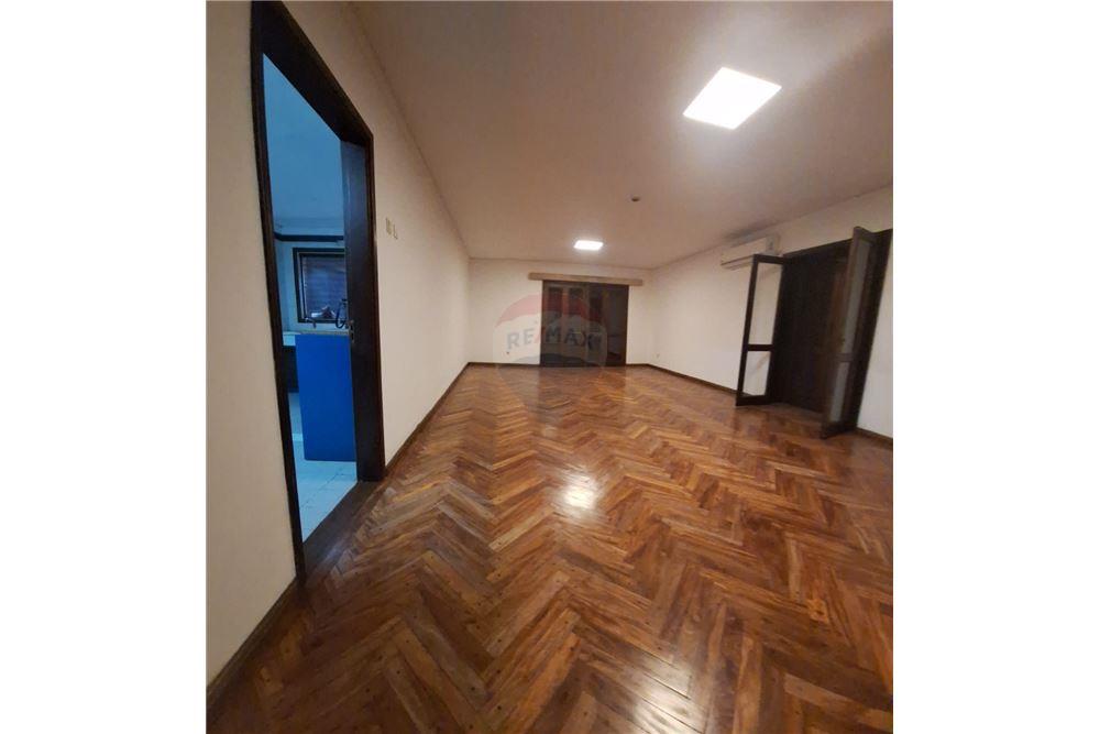 Hermoso departamento de 2 niveles En Villa Morra — foto 2
