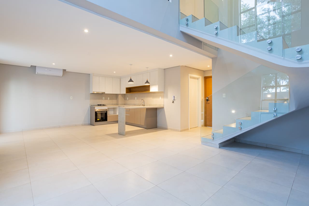 • VENDO HERMOSA CASA A ESTRENAR EN LUQUE - 165.000 USD • — foto 2