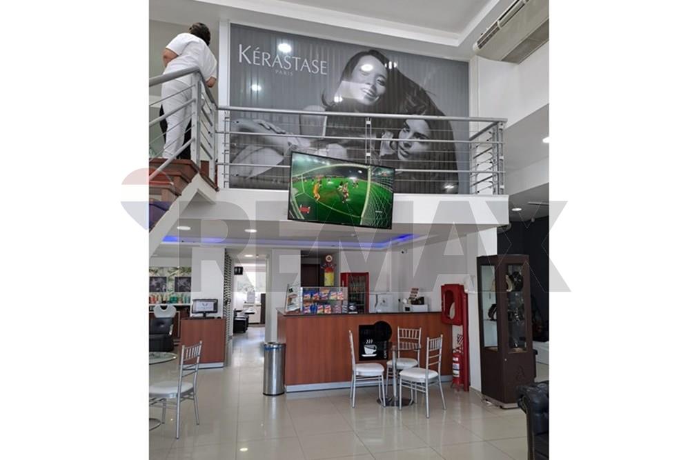 Alquilo propiedad comercial Avda Félix Bogado — foto 2