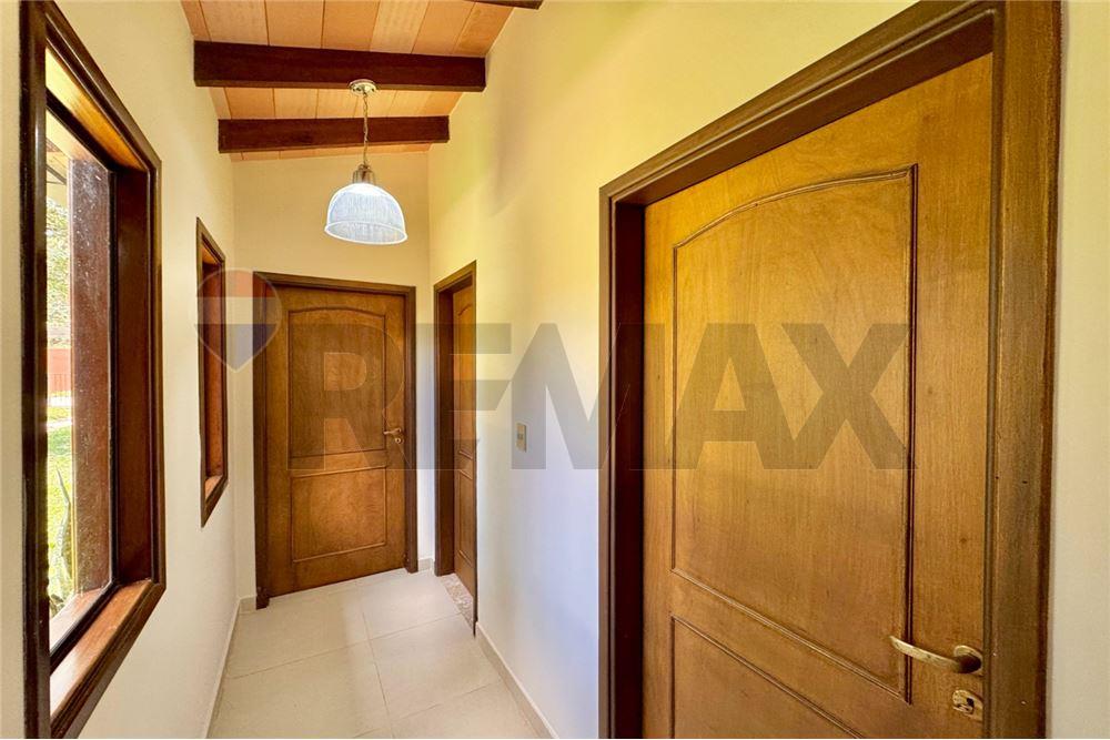 VENDO AMPLIA CASA EN SAN BERNARDINO BARRIO COLON — foto 2