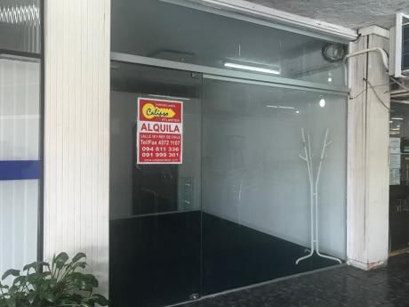 Local En Galeria Atlantida - Inmobiliaria Calipso