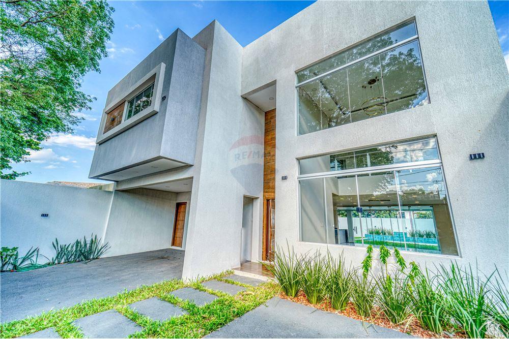 VENDO LUJOSA RESIDENCIA A ESTRENAR EN MBURUKUYA — foto 3